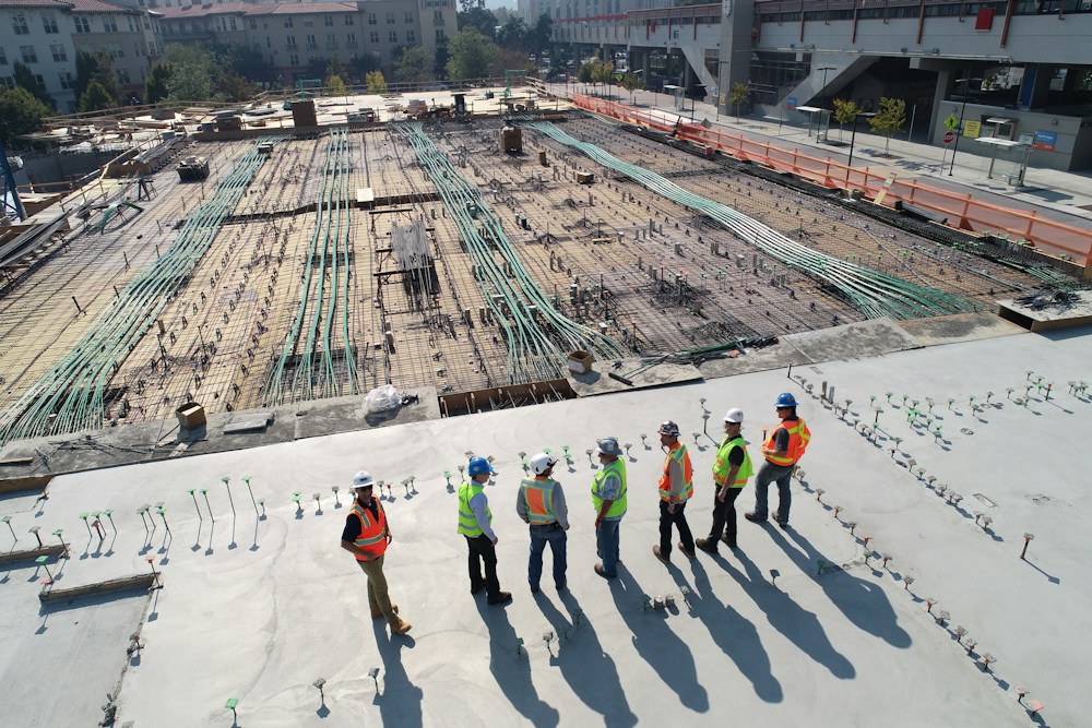 Stavebná technika a materiál na stavenisku